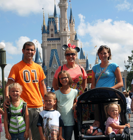 disney-world,-magic-kingdom,-traveling-with-kids,-disney-castle